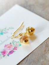 Load image into Gallery viewer, Gold Acorn Earrings, Fall Jewelry, Autumn Jewellery, Gift for mom sister wife daughter girlfriend, Birthday Gift, Christmas Gift for her
