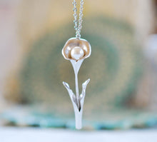 Load image into Gallery viewer, Silver Calla Lily Necklace with Cream White Pearl, Flower Pendant Necklace, Calla Lily Jewelry, Gift for Mom Sister Wife, Christmas Gift

