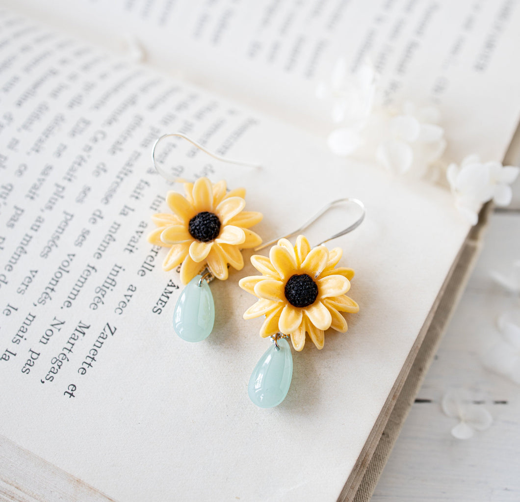 Yellow Daisy Flower Earrings with Mint Green Jade teardrop Stones, Sunflower Earrings, Asteraceae Earrings, Aster Earrings, Summer Jewelry