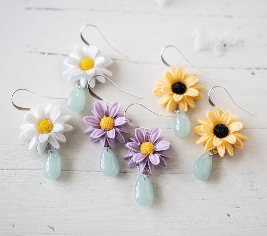 Flower Dangle Earrings, Daisy Earrings,  Mint Green Jade drop Earrings, Sunflower Earrings, Asteraceae, Aster Earrings, Summer Jewelry