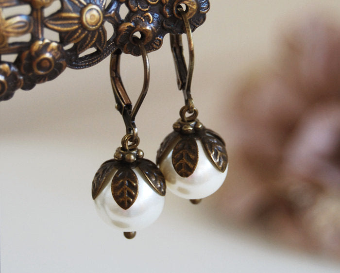 Creamy ivory Pearls Drop Earrings Pearl Dangle Earrings Antique Brass Leaf  Vintage Style Wedding Bridal Earrings Lever-back June Birthstone