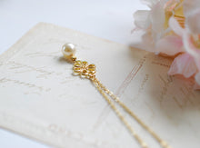 Load image into Gallery viewer, Bridal Necklace. Gold Flower Pendant and Swarovski Cream Pearl Necklace. Wedding Jewelry, Bridesmaid Necklace, Maid of Honor Gift
