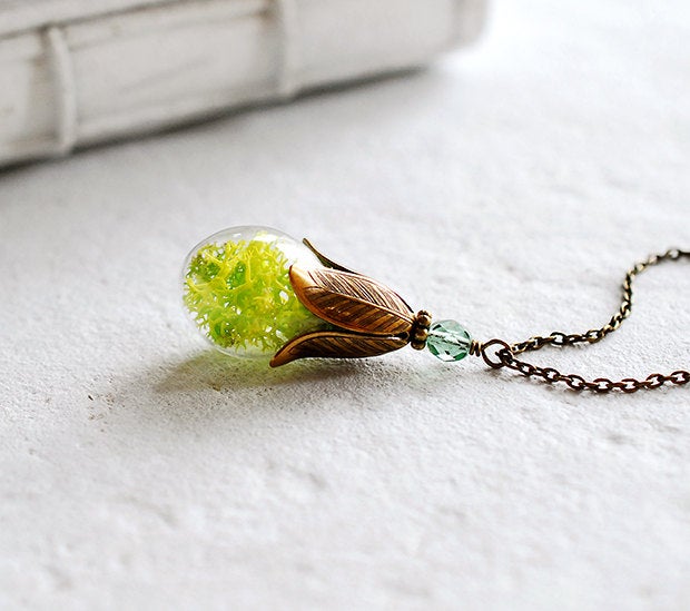 Real Green Moss Necklace, Botanical specimen Jewelry, Glass Bottle Real Plant Pendant, Wearable  Lichen Terrarium necklace, Christmas gift