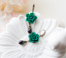 Load image into Gallery viewer, Emerald Green Earrings, Dark Green Flower Black Teardrop Pearl Dangle Earrings, Emerald Green Wedding, Leaverback Earrings, Gift for Her
