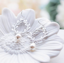 Load image into Gallery viewer, Silver Bridal Earrings Bridesmaid Earrings Wedding Jewelry Laurel Wreath Earrings with Swarovski White Pearls Maid of Honor Bridesmaids Gift
