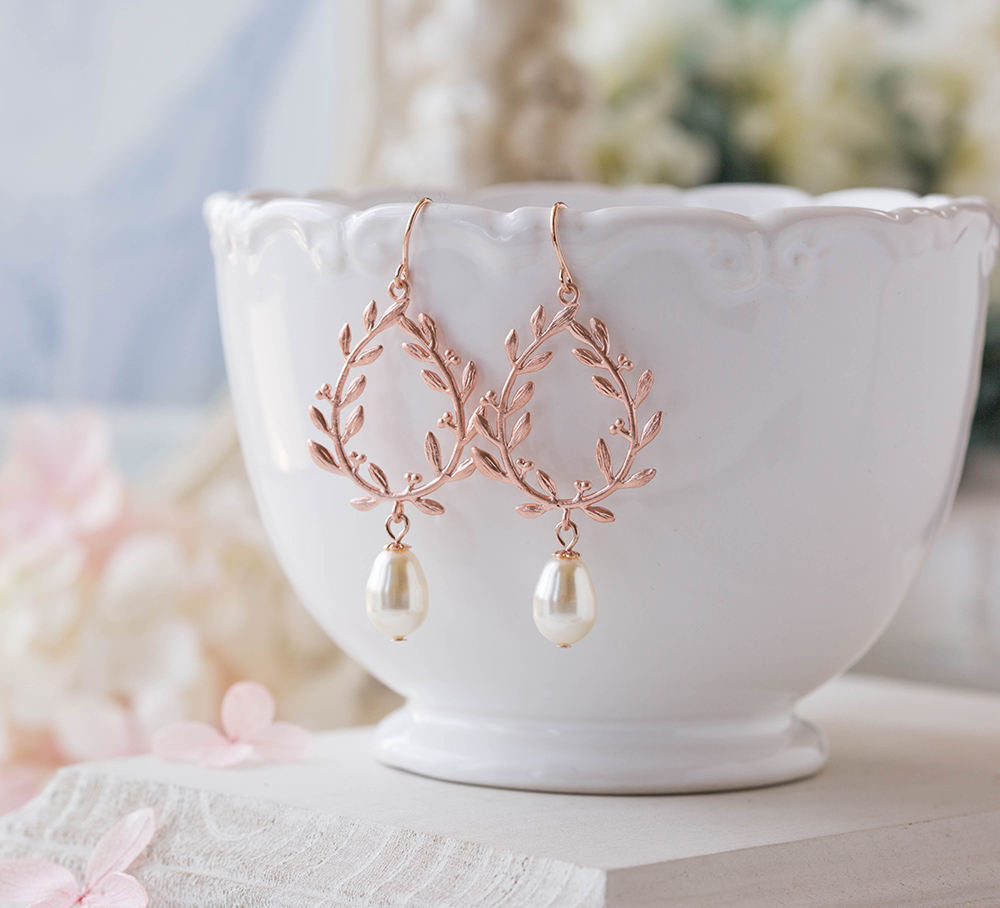 Rose Gold Bridal Earrings, Bridesmaid Earrings, Rose Gold Wedding Jewelry, Cream White Pearls Leaf Laurel Wreath Earrings, Bridesmaids Gift