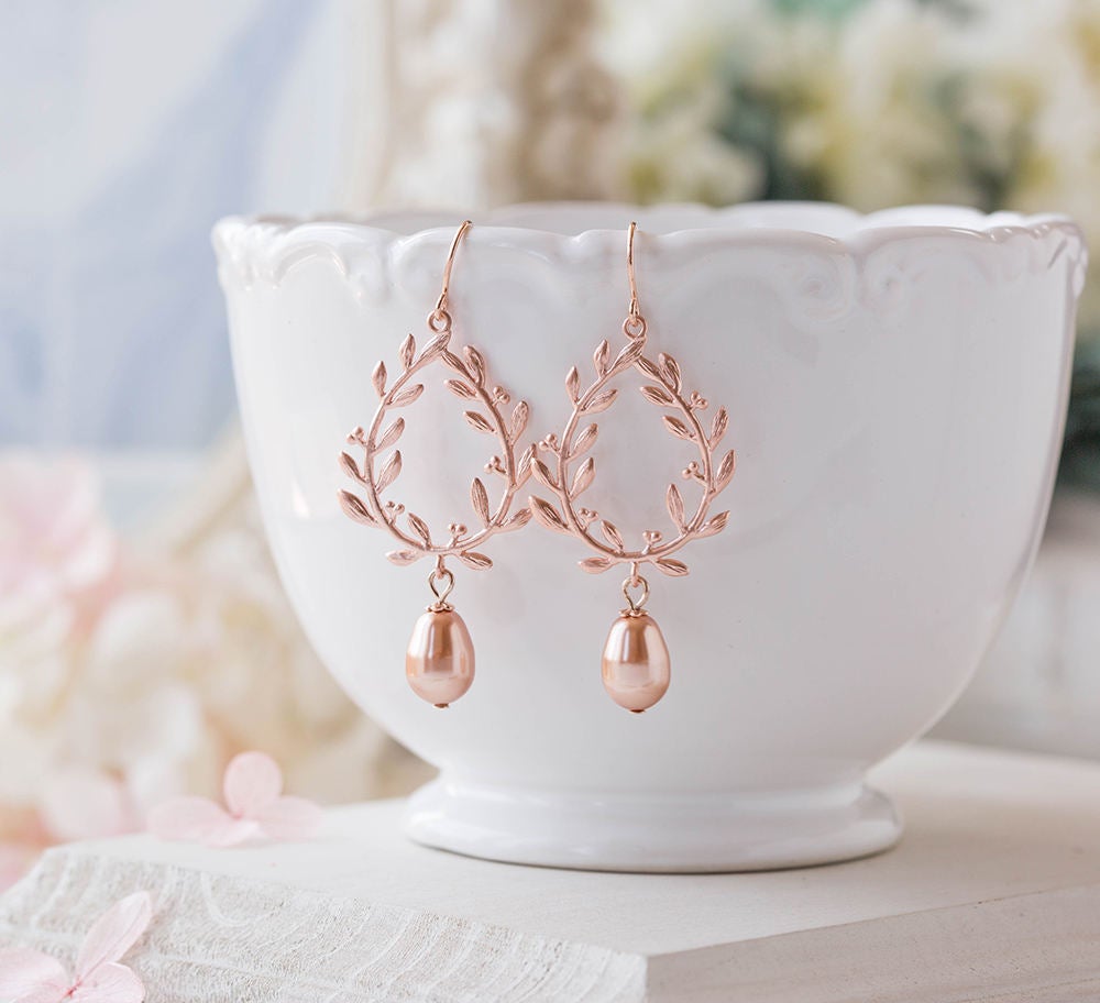 Peach Wedding Earrings, Rose Gold Bridal Earrings, Laurel Wreath Peach Pearl Earrings, Bridesmaid Gift, Maid of Honor Gift, Gift for her