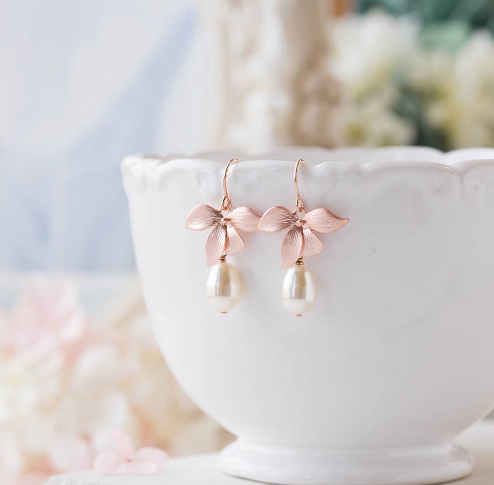 Rose Gold Bridal Earrings, Orchid Flower Cream White Teardrop Pearl Earrings, Rose Gold Wedding Jewelry, Bridesmaid Gift, Maid of Honor Gift