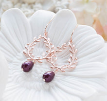 Load image into Gallery viewer, Rose Gold Earrings, Plum Burgundy Marron Wedding Earrings, Rose Gold Bridal Earrings, Bridesmaid Earrings, Laurel Wreath Plum Pearl Earrings
