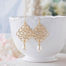 Load image into Gallery viewer, Cream Teardrop Pearl Gold Knotted Filigree Earrings
