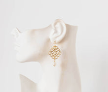 Load image into Gallery viewer, Gold Celtic Knot Filigree Cream White Teardrop Pearls Earrings
