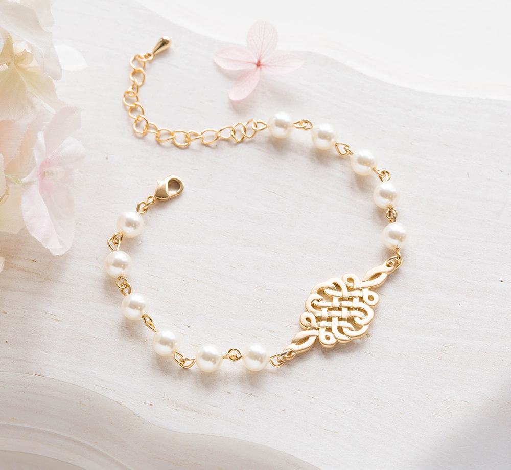 Bridal Bracelet, Gold Celtic Knot Swarovski Cream White Pearls Adjustable Bracelet. Wedding Bracelet, Bridesmaid Bracelet, Bridesmaid Gift