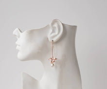 Load image into Gallery viewer, Rose Gold Flower Cream White Teardrop Pearls Earrings
