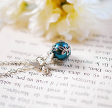 Load image into Gallery viewer, Blue Pearl Pendant Silver Honey Bee Charm Necklace, Bee Jewelry, Jewelry Gift for Bee Lover Mom Grandma Sister, Gift for Her
