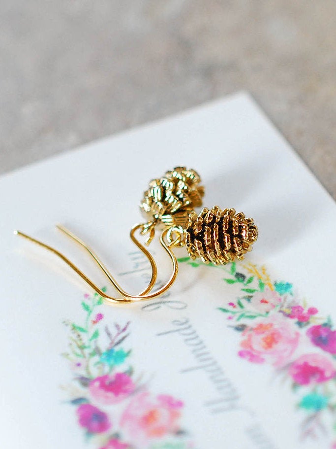 Pine Cone Earrings, Antique Gold Pine Cone, Fall Jewelry, Autumn Jewellery, Gift for mom sister wife daughter girlfriend, Mothers day gift