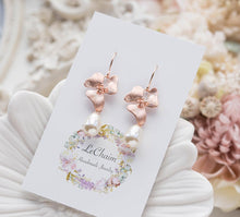 画像をギャラリービューアに読み込む, Rose Gold Bridal Earrings, Cream White Teardrop Pearl Earrings, Rose Gold Orchid Flower Earrings, Wedding Jewelry, Bridesmaid Gift
