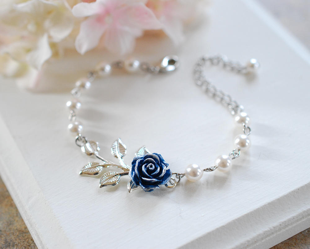 Silver Leaf Navy Blue Rose White Pearls Bracelet, Navy Blur Wedding Jewelry, Bridesmaid Gift, Flower Girl Bracelet, Gift for Her, Adjustable