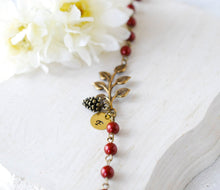 画像をギャラリービューアに読み込む, Personalized Initial Dark red Maroon Pearls Bracelet with Pinecone charm leaf branch, Perosnalized Jewelry, Gift for mom daughter sister
