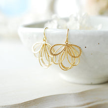 Load image into Gallery viewer, Gold Dangle Earrings, Fan Shape Filigree Earring, Modern Minimalist Earrings, Birthday Gift for women for Her,  Gift for mom daughter Wife
