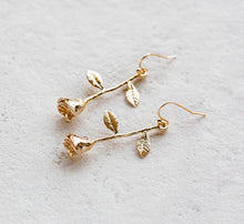 画像をギャラリービューアに読み込む, Rose Earrings in Gold Silver Rose Gold, Valentines Day Gift for Her, Brass Rose Jewelry, Gift for Wife Girlfriend Mom Sister Daughter
