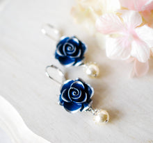 画像をギャラリービューアに読み込む, Navy Blue Earrings in Silver, Dark Blue Rose Flower Cream White Pearl Lever back Earrings, Vintage Wedding Bridesmaid Gift, Gift for Her
