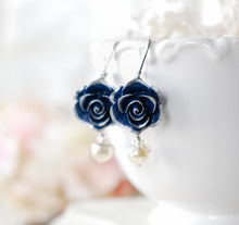 画像をギャラリービューアに読み込む, Navy Blue Earrings in Silver, Dark Blue Rose Flower Cream White Pearl Lever back Earrings, Vintage Wedding Bridesmaid Gift, Gift for Her
