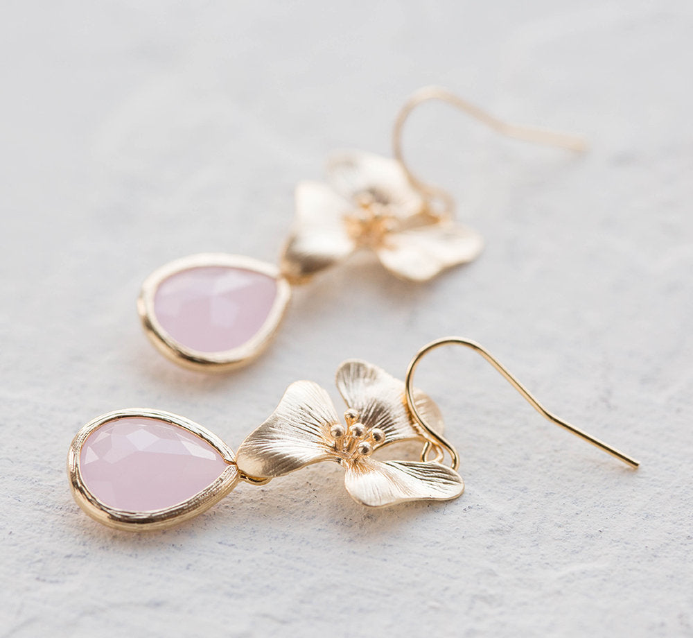 Gold and Blush Pink Earrings, Flower Dangle Earrings, Soft Pink Drop Earrings, Blush Wedding Bridesmaid Earrings, Gift for daughter sister