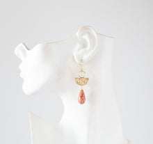 画像をギャラリービューアに読み込む, Red Vintage Style Gold Etched German Lucite Beads Dangle Earrings, Gold and Red, Red drop Earrings, Boho Bohemian Earrings, Gift for Her
