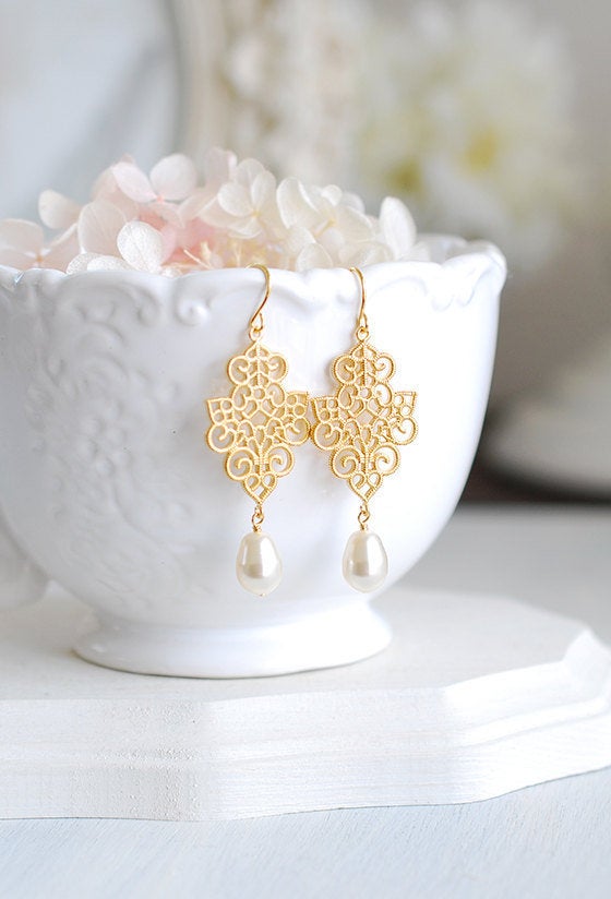 Gold Filigree Cream White Teardrop Pearl Earrings, Ivory Pearl Drop Earrings, Bridal Earrings, Gold Wedding Earrings, Bridesmaid Earrings