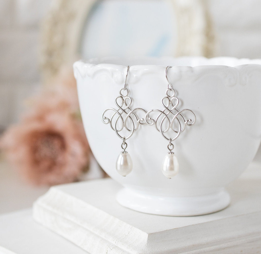 Silver Bridal Pearl Earrings, Wedding Jewelry, Bridesmaid Gift, Cream White Teardrop Pearl Earrings,  Silver Filigree, Bridesmaid Earrings