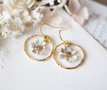 Load image into Gallery viewer, White Enamelled Daisy Flower Earrings, Gold Textured Hoop Earrings,nGift for daughter Sister girlfriend, flower girl gift
