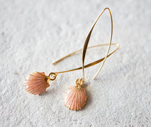 Load image into Gallery viewer, Green Seashell Earrings, Enamel Gold Seashell, Long Dangle Gold Earrings, Ocean Sea Inspired, Beach Jewelry, Beach Wedding Gift, Mermaid
