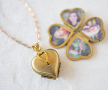 Load image into Gallery viewer, Family Photo Locket Necklace, Gold Brass Clover Necklace, Open Heart Locket Necklace, Family Jewelry, Personalized Gift for Mom Wife
