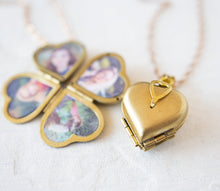 Load image into Gallery viewer, Family Photo Locket Necklace, Gold Brass Clover Necklace, Open Heart Locket Necklace, Family Jewelry, Personalized Gift for Mom Wife
