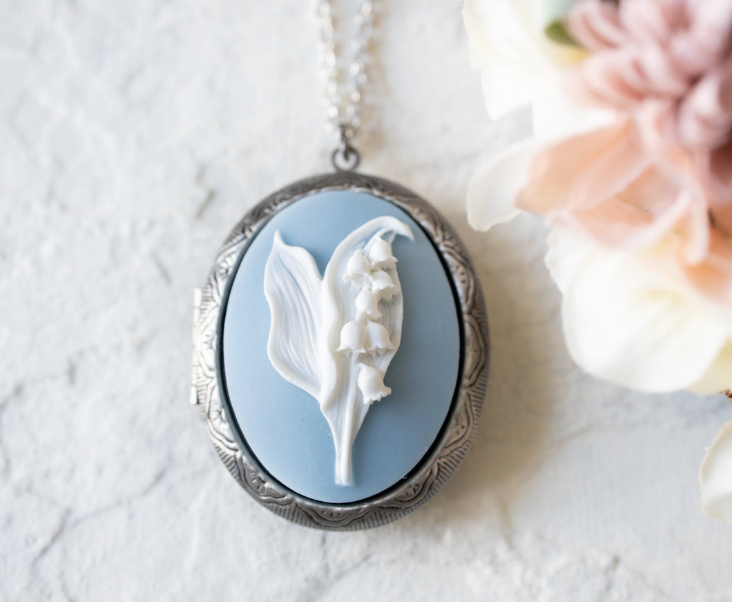 Oval Silver Locket Necklace, Lily of The Valley Necklace, Dusty Blue Powder Blue Flower Cameo Necklace, Mother's Day Gift for Women Mom Wife