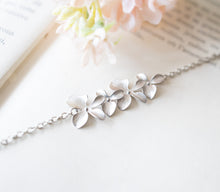 Load image into Gallery viewer, Silver Flowers Bracelet, Bridal Bracelet, Silver Bridal Jewelry, Bridesmaid Bracelet, Flower Girl Bridesmaid Gift, Adjustable Bracelet
