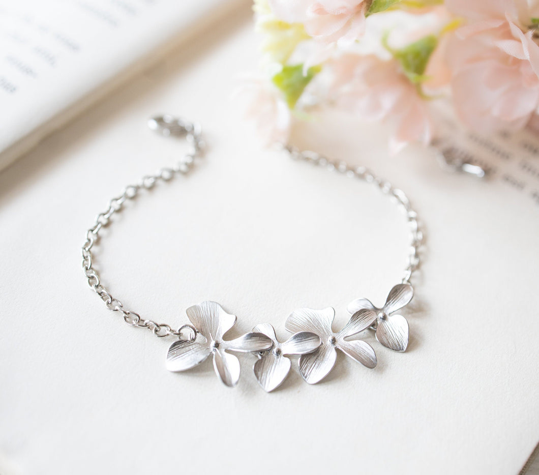 Silver Flowers Bracelet, Bridal Bracelet, Silver Bridal Jewelry, Bridesmaid Bracelet, Flower Girl Bridesmaid Gift, Adjustable Bracelet