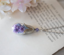 画像をギャラリービューアに読み込む, Purple Flowers Terrarium Necklace, Amethyst Crystal Real Preserved Purple Flower Glass Bottle Necklace, Botanical Jewelry, Gift for Women
