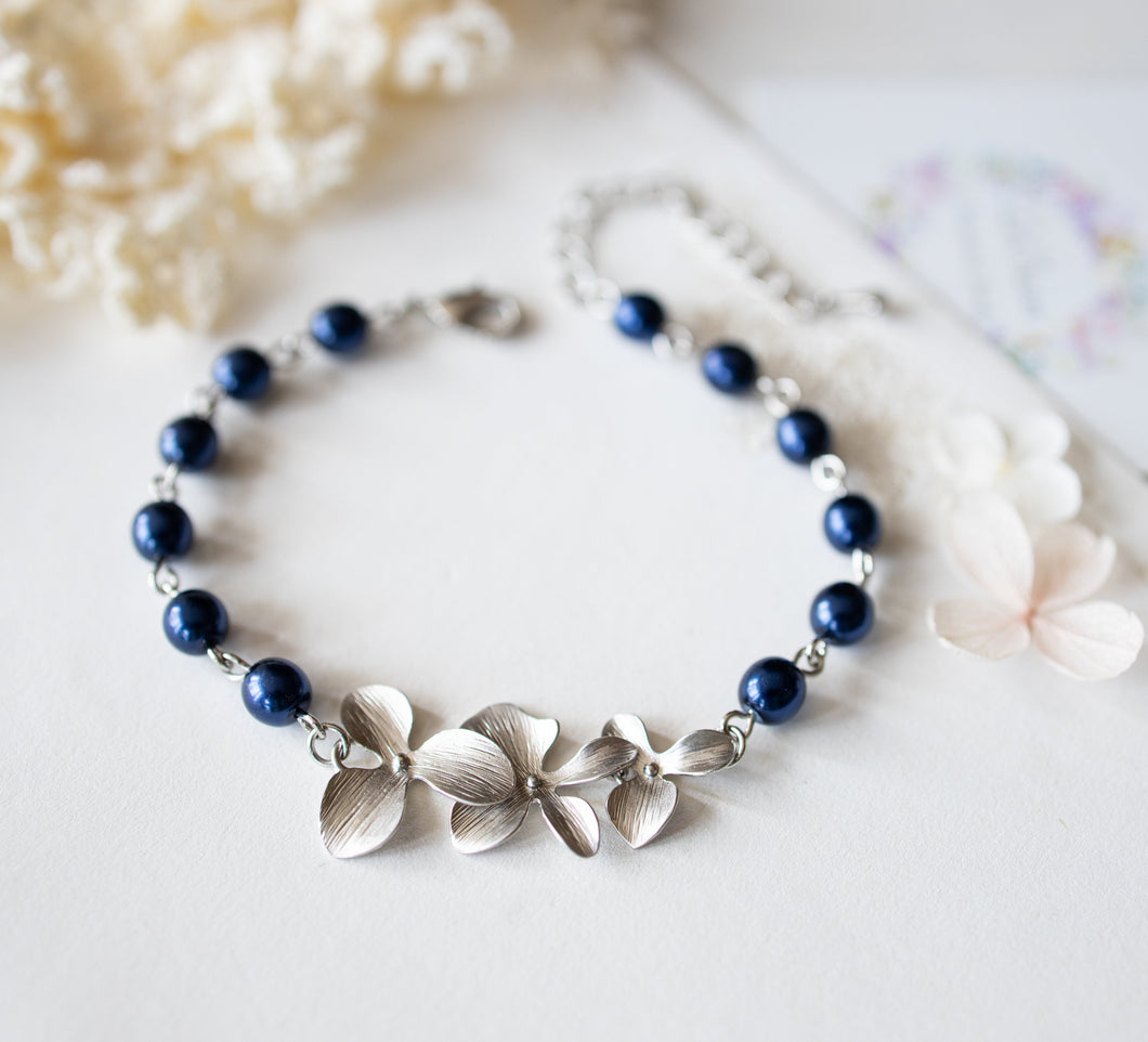 Navy Blue Pearl Bracelet, Silver Flowers Bracelet, Adjustable Bracelet, Navy Blue Wedding Jewelry, Bridesmaid Gift, Gift for Mom Wife Sister