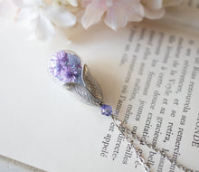 画像をギャラリービューアに読み込む, Purple Flowers Terrarium Necklace, Amethyst Crystal Real Preserved Purple Flower Glass Bottle Necklace, Botanical Jewelry, Gift for Women
