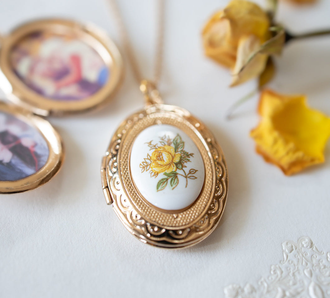 Yellow Rose Locket Necklace, Gold Oval Locket with Personalized Photo, Gift for Mom Grandma Girlfriend Daughter Aunt, mother' day Gift