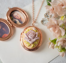 Load image into Gallery viewer, Rose Gold Locket Necklace, Rose Cameo Oval Locket Necklace with Personalized Photos, Gift for Wife Girlfriend, Christmas gift for her
