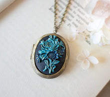 Load image into Gallery viewer, Personalized Photo Locket Necklace, Blue Flower Cameo Oval Photo Locket Necklace, Antique Vintage Style Jewelry, Gift for Mom Daughter Wife
