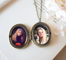 Load image into Gallery viewer, Personalized Photo Locket Necklace, Blue Flower Cameo Oval Photo Locket Necklace, Antique Vintage Style Jewelry, Gift for Mom Daughter Wife
