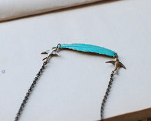 画像をギャラリービューアに読み込む, Bird and Feather Necklace. Two Brass Swallow Birds and Blue Verdigris Patina Feather Necklace. Feather jewelry, Bird Jewelry, Bohemian Boho
