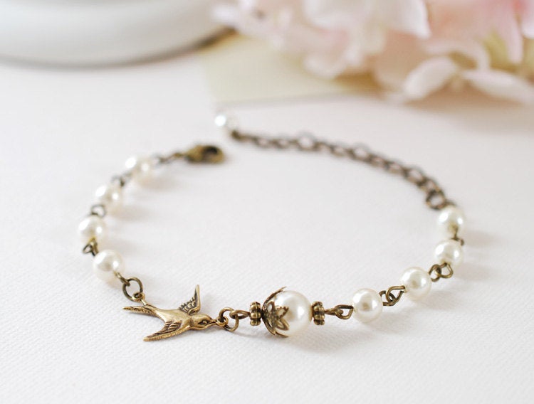 Swallow Bird Cream Ivory Pearls Bracelet. Swarovski Cream Pearls, Antique Brass Bird, Vintage Style Bridal Bracelet, Bridesmaids Gift