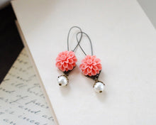 画像をギャラリービューアに読み込む, Orange Coral Flower Dangle Earrings. Ivory Cream Pearls Orange Flowers Long Dangle Earrings. Coral Wedding Earrings, Bridal Earrings
