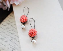 画像をギャラリービューアに読み込む, Orange Coral Flower Dangle Earrings. Ivory Cream Pearls Orange Flowers Long Dangle Earrings. Coral Wedding Earrings, Bridal Earrings
