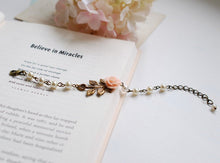 画像をギャラリービューアに読み込む, Peach Wedding Flower Girl Bracelet, Bridesmaid Bracelet, Bridal Bracelet, Peach Pink Rose Flower Cream Pearls Leaf Bracelet, Bridesmaid Gift
