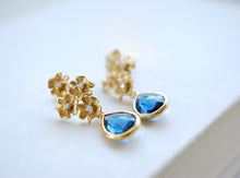 画像をギャラリービューアに読み込む, Gold Flowers Dark Sapphire Blue Navy Blue Montana Blue Glass Post Earrings, September birthstone, 925 Sterling Silver Post, Wedding Jewelry
